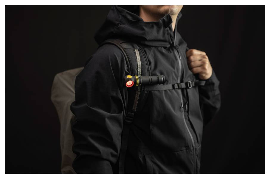 Latarka ARMYTEK Elf C2 Max WR USB-C światło...
