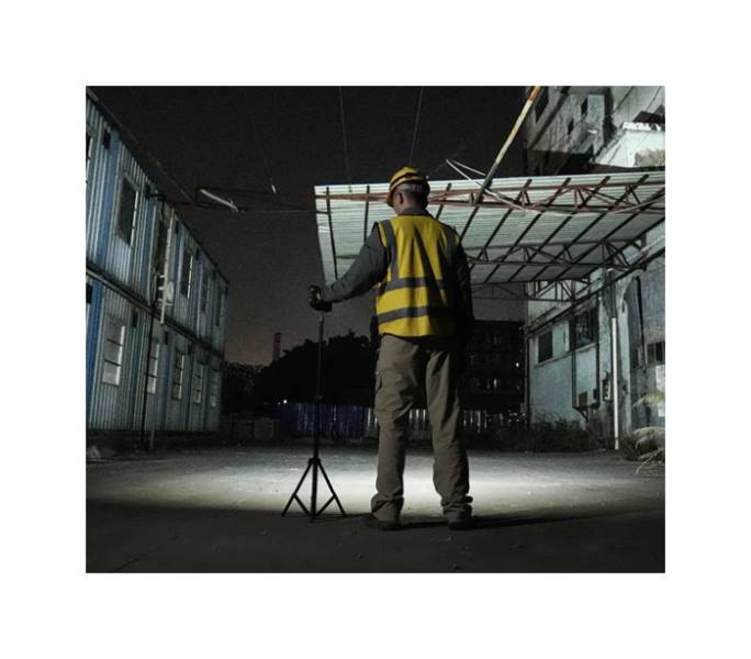 Nitecore NWL30 latarka LED 3w1 3000 lm
