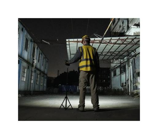 Nitecore NWL30 latarka LED 3w1 3000 lm