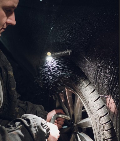 Latarka ARMYTEK Wizard C2 WR światło Białe i Czerwone - 1020lm