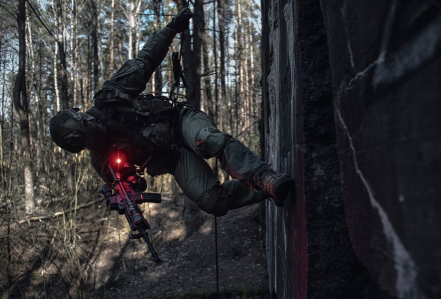 Latarka ARMYTEK Wizard C2 WR światło Białe i Czerwone - 1020lm