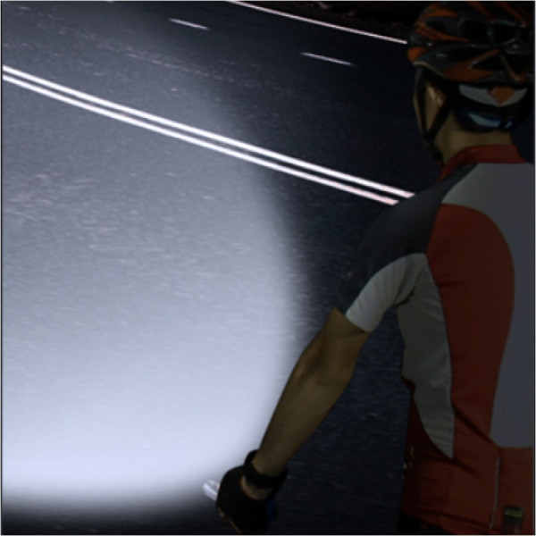 Latarka diodowa rowerowa FENIX BC21R V3.0 -1200lm