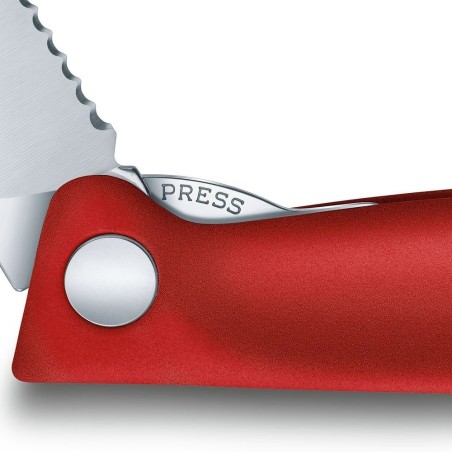 Nóż składany ostrze ząbkowane Victorinox Swiss Classic Czerwony