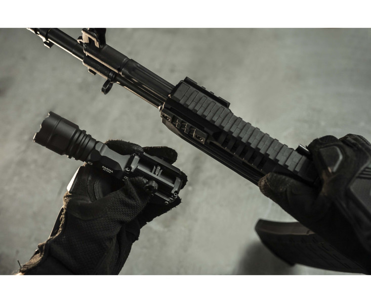 ARMYTEK Parma C2 Pro latarka taktyczna 1500 lm