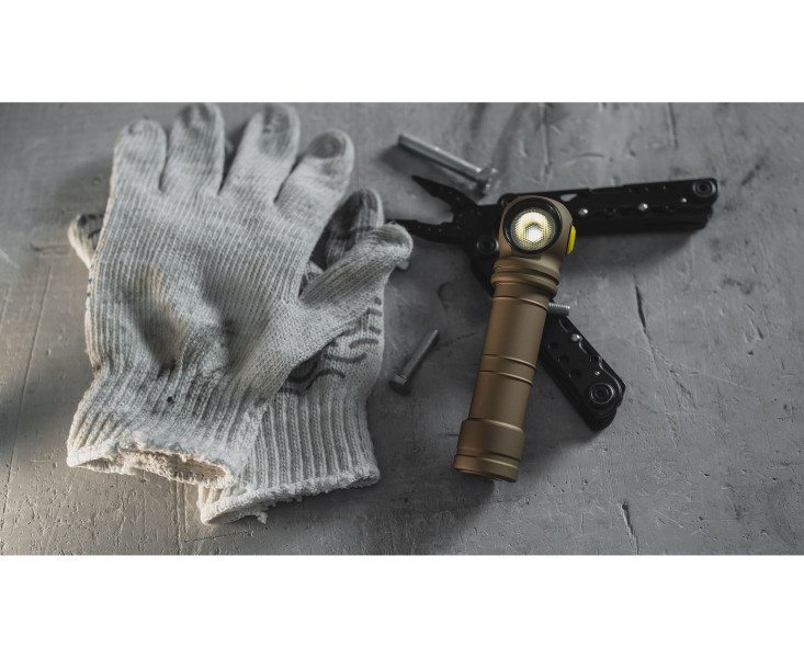 Latarka ARMYTEK Wizard C2 Pro Białe - Piaskowy - 2500lm