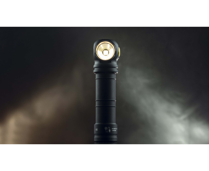 Latarka ARMYTEK Wizard C2 Pro Max LR 4150 lm białe światło
