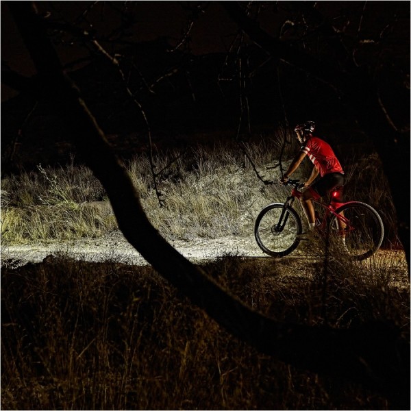 Fenix BC26R latarka rowerowa 1600 lm