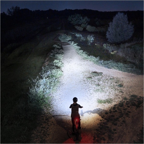 Fenix BC26R latarka rowerowa 1600 lm