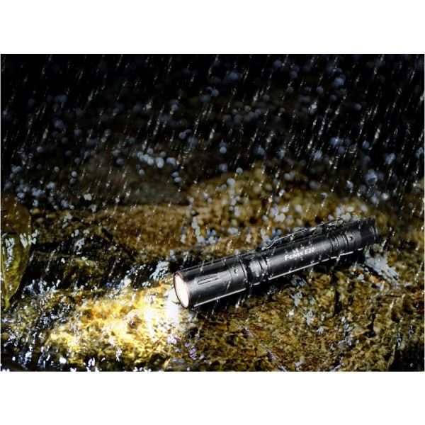 Latarka diodowa FENIX E20 V2.0 - 350lm