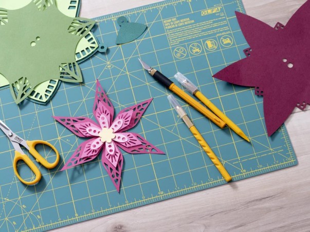 Skalpel OLFA AK-5 z 30 ostrzami i igłą