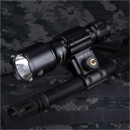 Montaż taktyczny latarki Fenix ALG-18