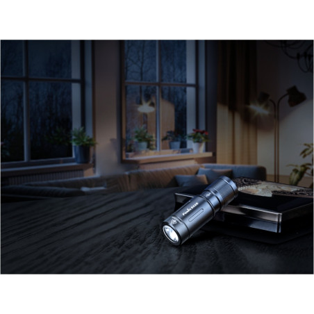 Fenix E02R latarka diodowa 200 lm Czarna