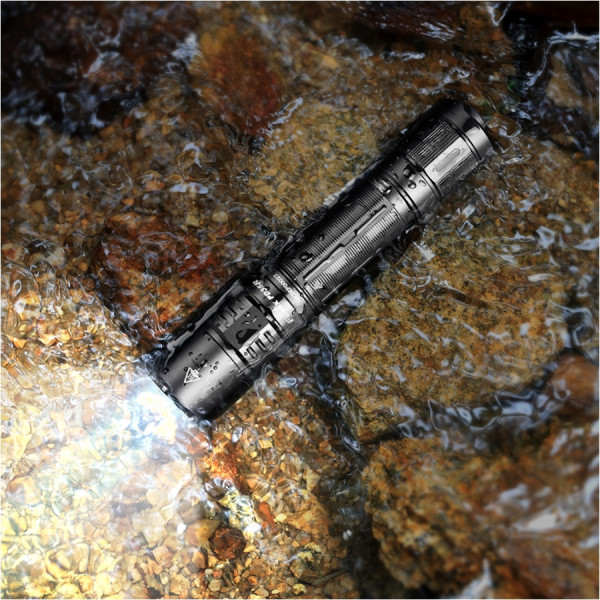 Latarka diodowa taktyczna Fenix PD35R Czarna - 1700lm