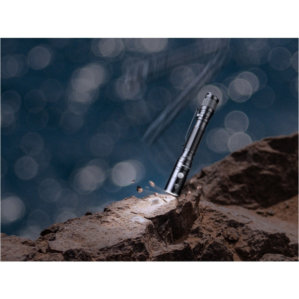 Latarka Fenix LD22 V2.0 800 lm IP68 Czarna