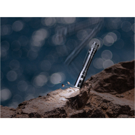 Latarka Fenix LD22 V2.0 800 lm IP68 Czarna