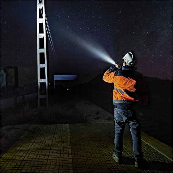 Latarka diodowa Fenix WF26R 3000 lm