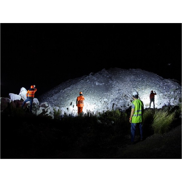 Latarka diodowa FENIX LR35R 10000 lm