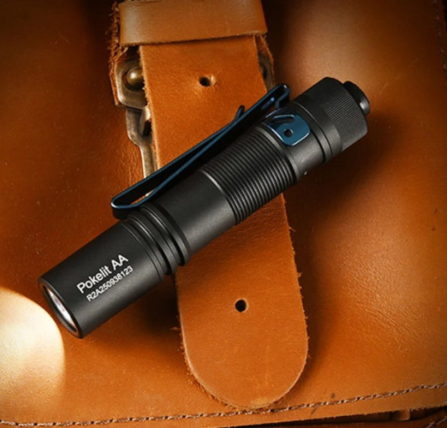 Latarka ACEBEAM Pokelit AA 5000K czarna 550 lm