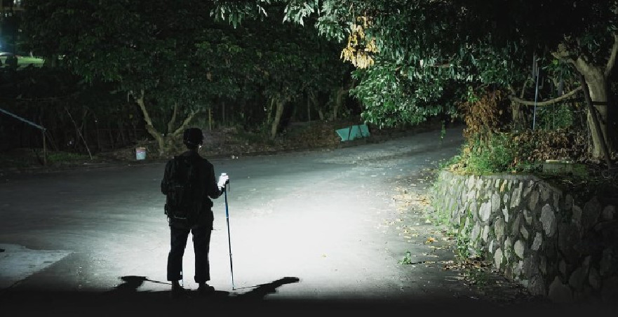 WUBEN E7 6500K Czarna latarka 1800 lm