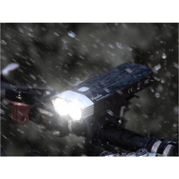 Fenix BC30 V2.0 lampa rowerowa 2200 lm