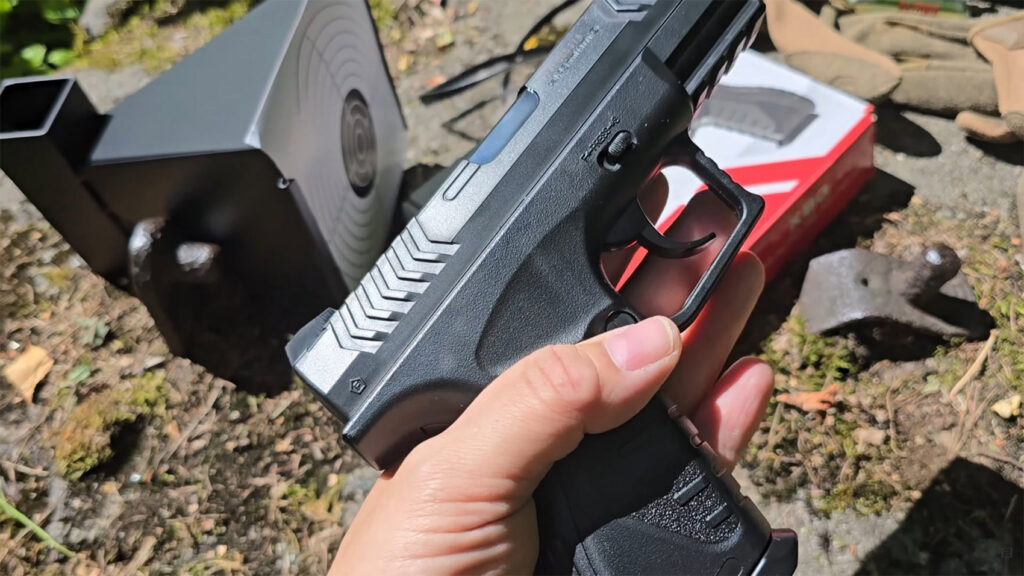 Najtańszy pistolet wiatrówka CO2 na rynku. Czy warto kupić Umarex XBG?