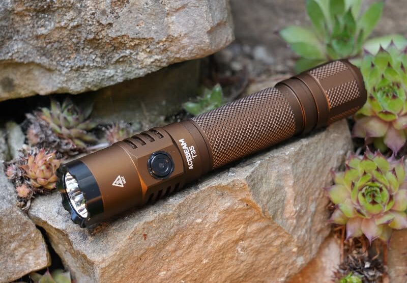 Latarka EDC: jaką wybrać latarkę na co dzień? Acebeam T35
